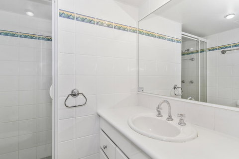 Columbia Beachfront Apartments On Rainbow Bay - Tourism Gold Coast 31