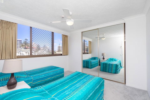 Columbia Beachfront Apartments On Rainbow Bay - Tourism Gold Coast 11