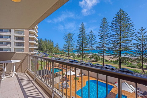 Columbia Beachfront Apartments On Rainbow Bay - Tourism Gold Coast 6