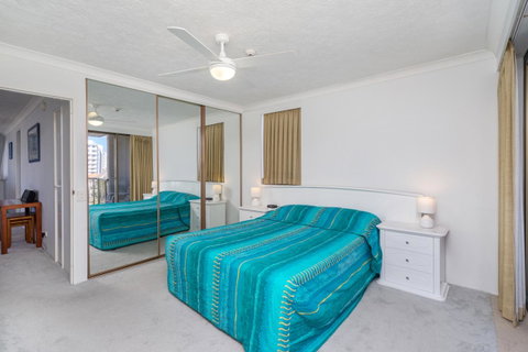 Columbia Beachfront Apartments On Rainbow Bay - Tourism Gold Coast 15