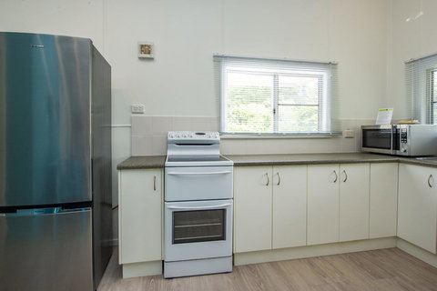 Kooyong Apartment 8 - Tourism Gold Coast 7