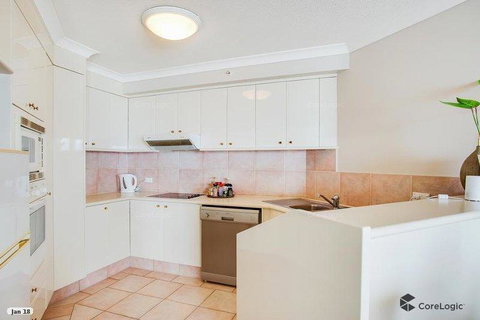 APR Private SUITES MOROC By The Beach - Tourism Gold Coast 27