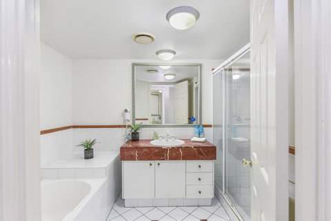 APR Private SUITES MOROC By The Beach - Tourism Gold Coast 28