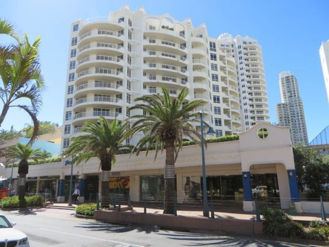 APR Private SUITES MOROC By The Beach - Tourism Gold Coast 9