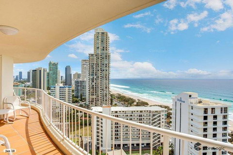 APR Private SUITES MOROC By The Beach - Tourism Gold Coast 26