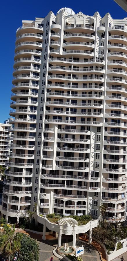 APR Private SUITES MOROC By The Beach - Tourism Gold Coast 8