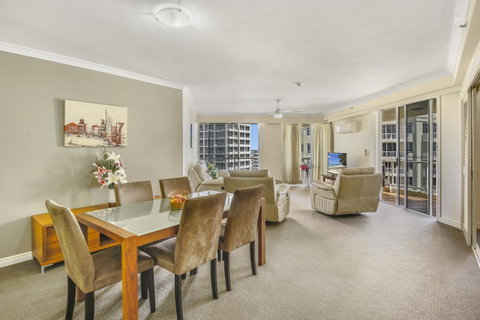 APR Private SUITES MOROC By The Beach - Tourism Gold Coast 23