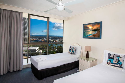 Seacrest Beachfront Apartments Surfers Paradise - Tourism Gold Coast 18
