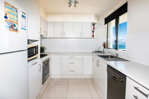 Seacrest Beachfront Apartments Surfers Paradise - Tourism Gold Coast 23