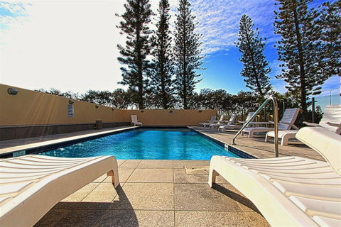 Seacrest Beachfront Apartments Surfers Paradise - Tourism Gold Coast 5