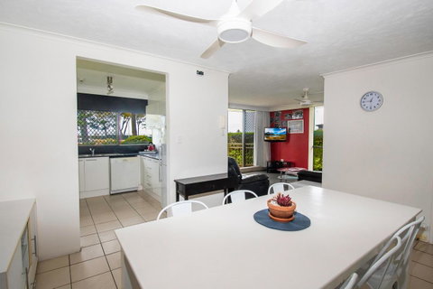 Seacrest Beachfront Apartments Surfers Paradise - Tourism Gold Coast 14