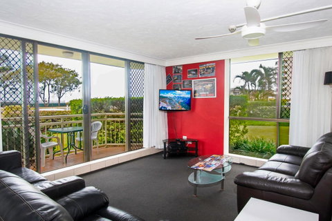 Seacrest Beachfront Apartments Surfers Paradise - Tourism Gold Coast 9