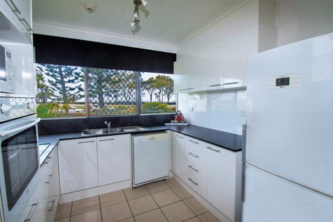 Seacrest Beachfront Apartments Surfers Paradise - Tourism Gold Coast 12