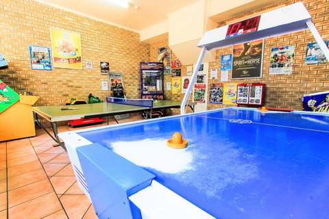 Seacrest Beachfront Apartments Surfers Paradise - Tourism Gold Coast 26