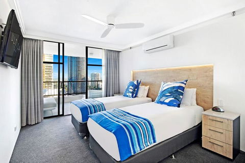 ULTIQA Beach Haven On Broadbeach - Tourism Gold Coast 4
