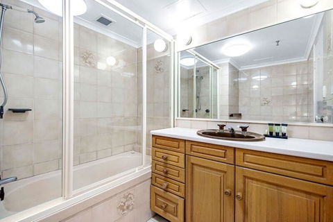 ULTIQA Beach Haven On Broadbeach - Tourism Gold Coast 39