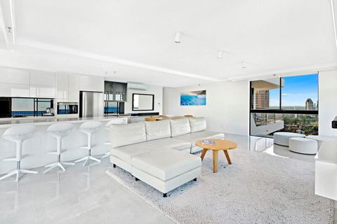 ULTIQA Beach Haven On Broadbeach - Tourism Gold Coast 3