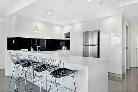 ULTIQA Beach Haven On Broadbeach - Tourism Gold Coast 9