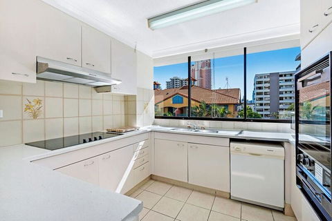 ULTIQA Beach Haven On Broadbeach - Tourism Gold Coast 41