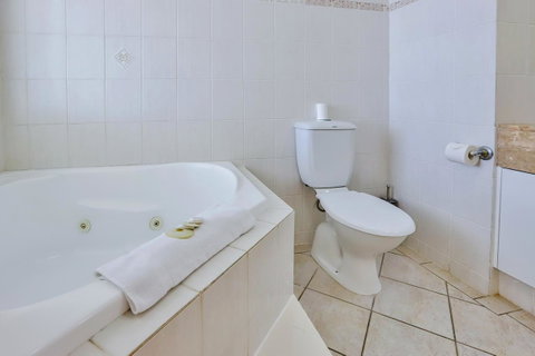 Regency On The Beach - Tourism Gold Coast 5