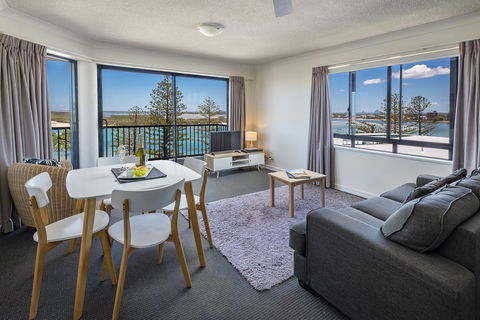 Belaire Place Motel Apartments - Tourism Gold Coast 8