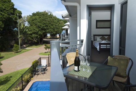 Woodville Beach Townhouse 5 - Gold Coast 4