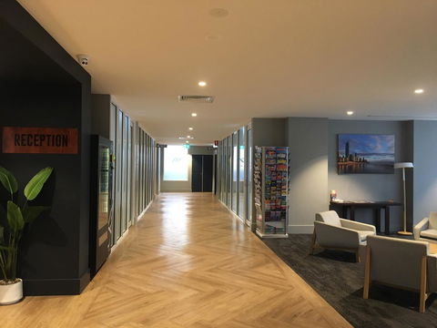 Woodroffe Hotel - Gold Coast 6