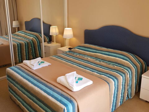 Surfers Beach Resort One - Tourism Gold Coast 24