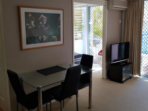 Surfers Beach Resort One - Tourism Gold Coast 19