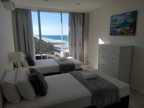 Golden Sands On The Beach - Absolute Beachfront Apartments - Tourism Gold Coast 41