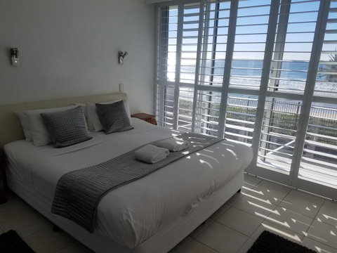 Golden Sands On The Beach - Absolute Beachfront Apartments - Tourism Gold Coast 30