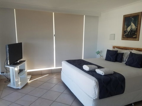 Golden Sands On The Beach - Absolute Beachfront Apartments - Tourism Gold Coast 33