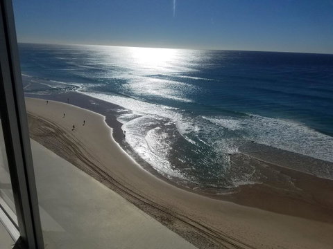Golden Sands On The Beach - Absolute Beachfront Apartments - Tourism Gold Coast 25