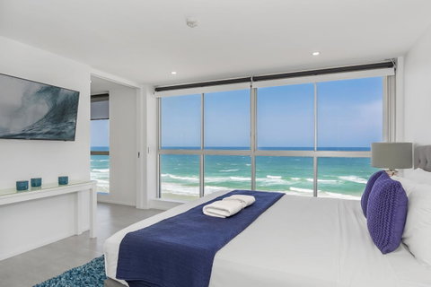 Golden Sands On The Beach - Absolute Beachfront Apartments - Tourism Gold Coast 5