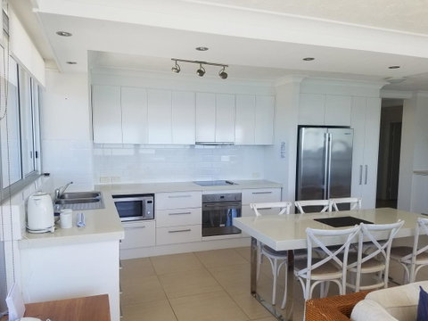 Golden Sands On The Beach - Absolute Beachfront Apartments - Tourism Gold Coast 38