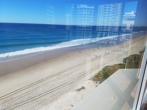 Golden Sands On The Beach - Absolute Beachfront Apartments - Tourism Gold Coast 21
