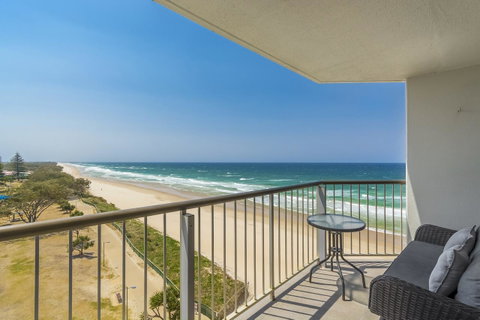 Golden Sands On The Beach - Absolute Beachfront Apartments - Tourism Gold Coast 7