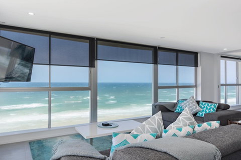 Golden Sands On The Beach - Absolute Beachfront Apartments - Tourism Gold Coast 8