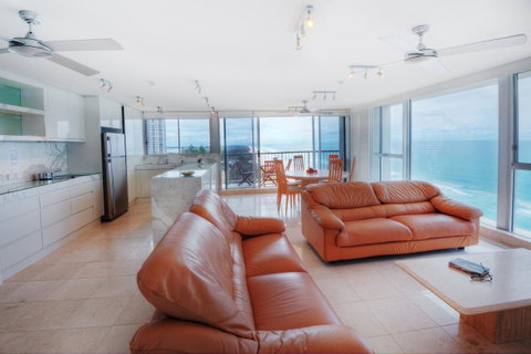 Golden Sands On The Beach - Absolute Beachfront Apartments - Tourism Gold Coast 20