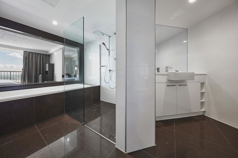 Novotel Surfers Paradise - Tourism Gold Coast 20