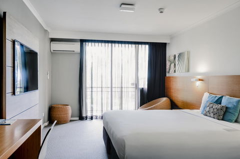 Novotel Cairns Oasis Resort - Tourism Gold Coast 27