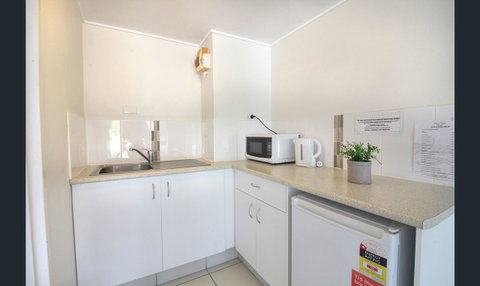 Bay Of Palms - Tourism Gold Coast 24