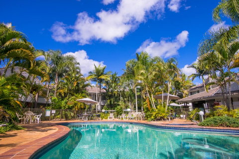 Bay Of Palms - Tourism Gold Coast 14
