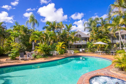 Bay Of Palms - Tourism Gold Coast 13