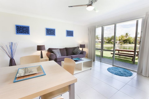 Bay Of Palms - Tourism Gold Coast 43