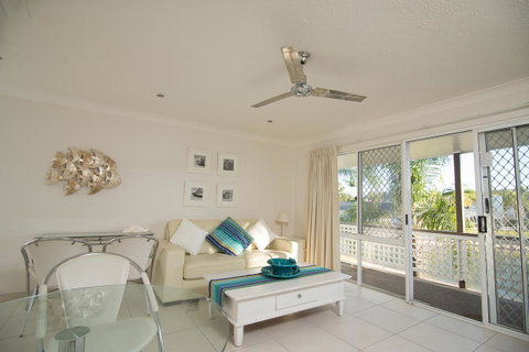 Bay Of Palms - Tourism Gold Coast 31