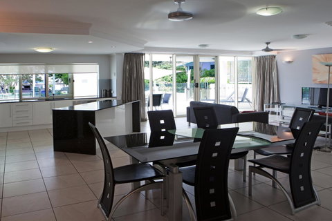 Waters Edge Apartment Cairns - Tourism Gold Coast 2