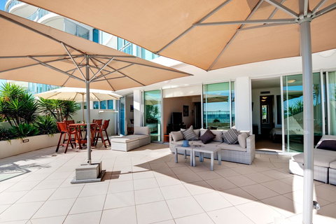 Reflection On The Sea - Tourism Gold Coast 28