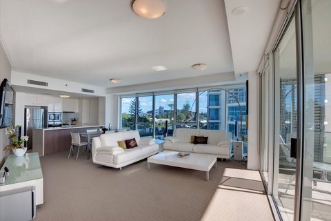 Reflection On The Sea - Tourism Gold Coast 5