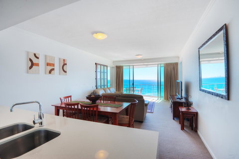 Reflection On The Sea - Tourism Gold Coast 8